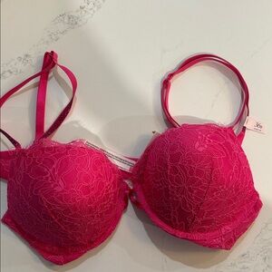 Victoria's Secret Fuchsia Lace Push-Up Bra